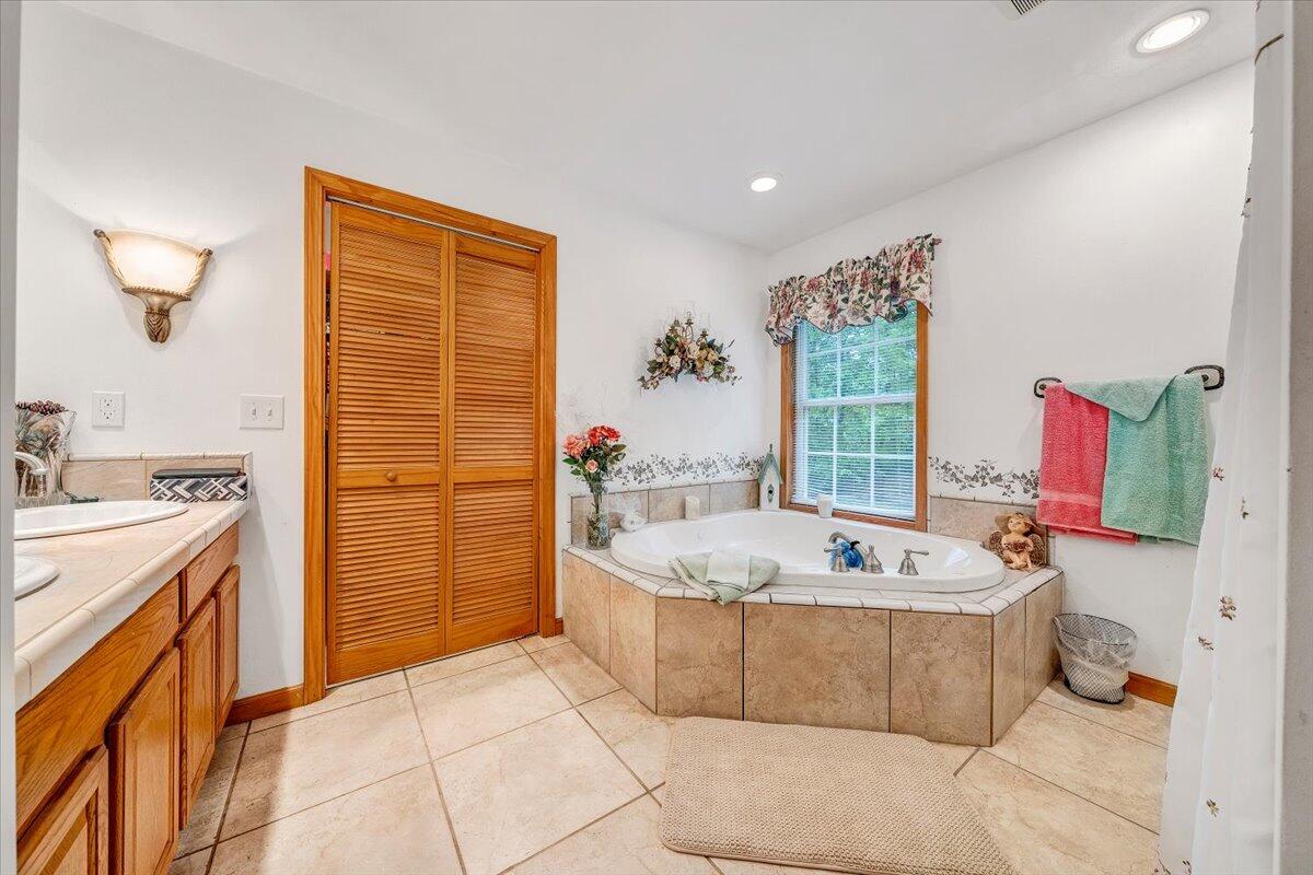 263 White Oak Ln, New Castle, Virginia image 18