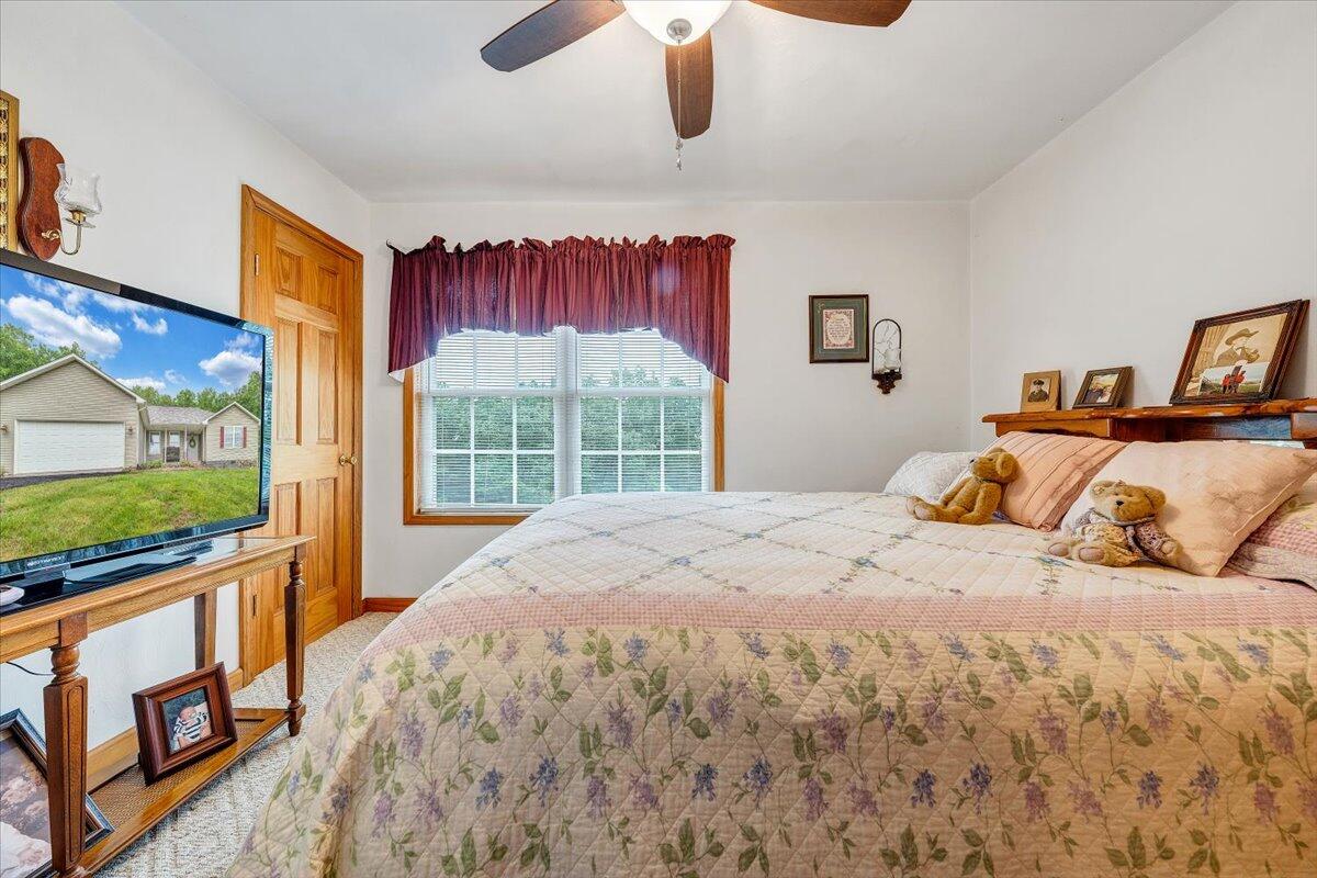 263 White Oak Ln, New Castle, Virginia image 7