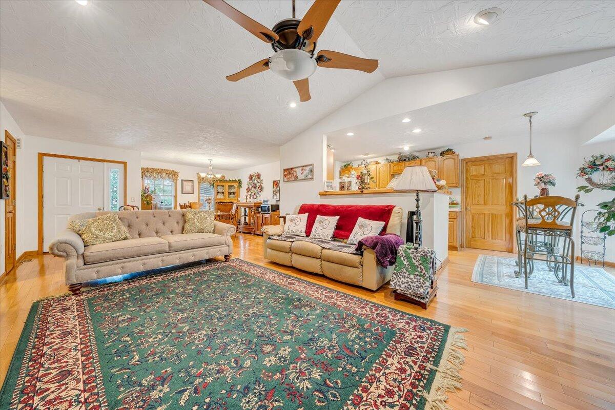 263 White Oak Ln, New Castle, Virginia image 35