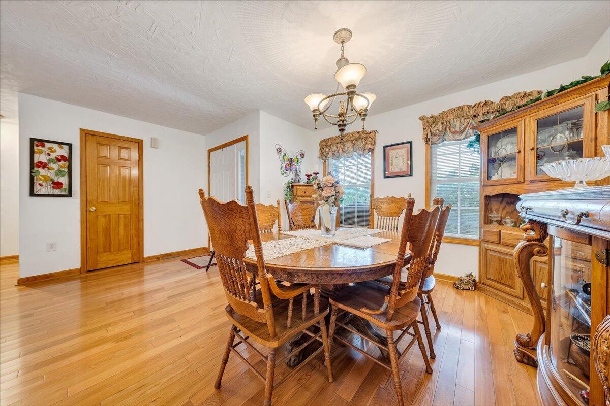 263 White Oak Ln, New Castle, Virginia image 32