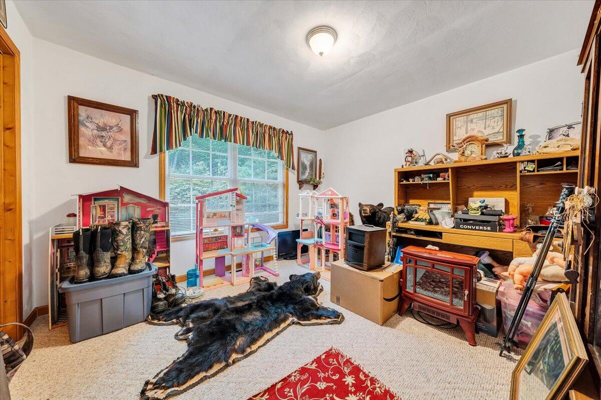 263 White Oak Ln, New Castle, Virginia image 9