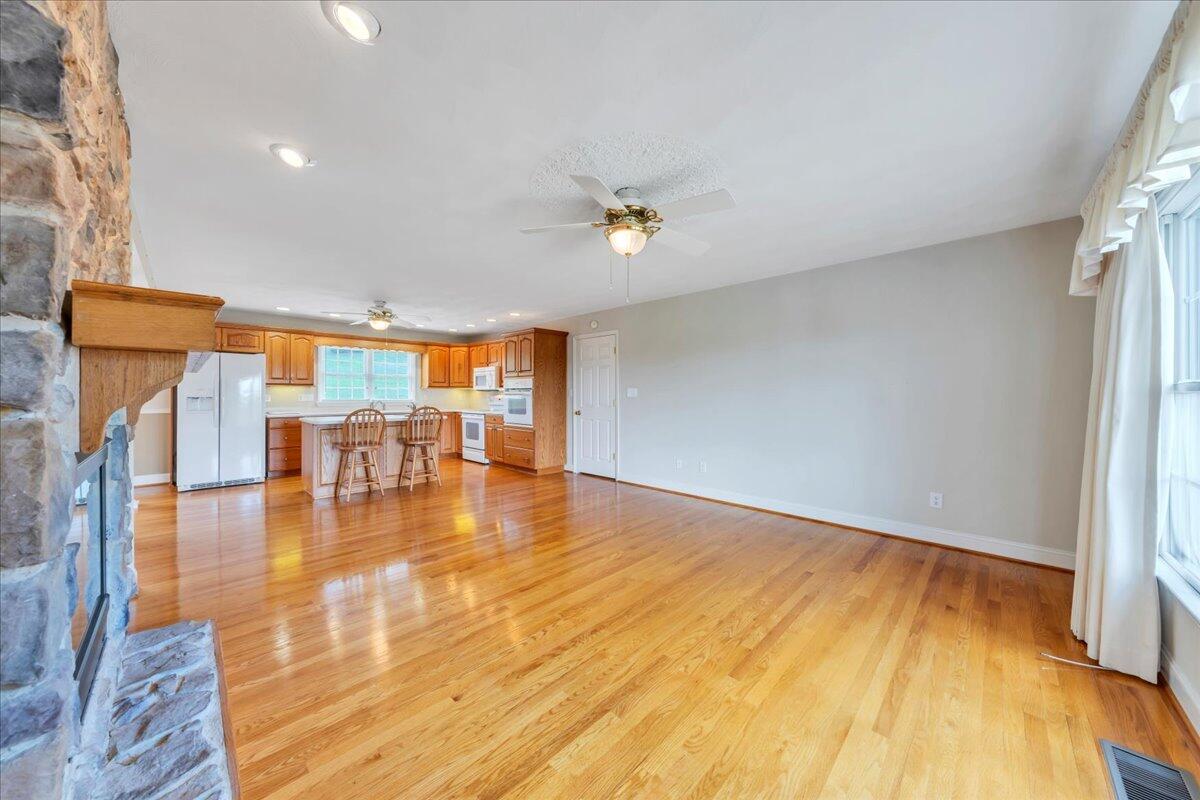 802 Gates Ln, Roanoke, Virginia image 20