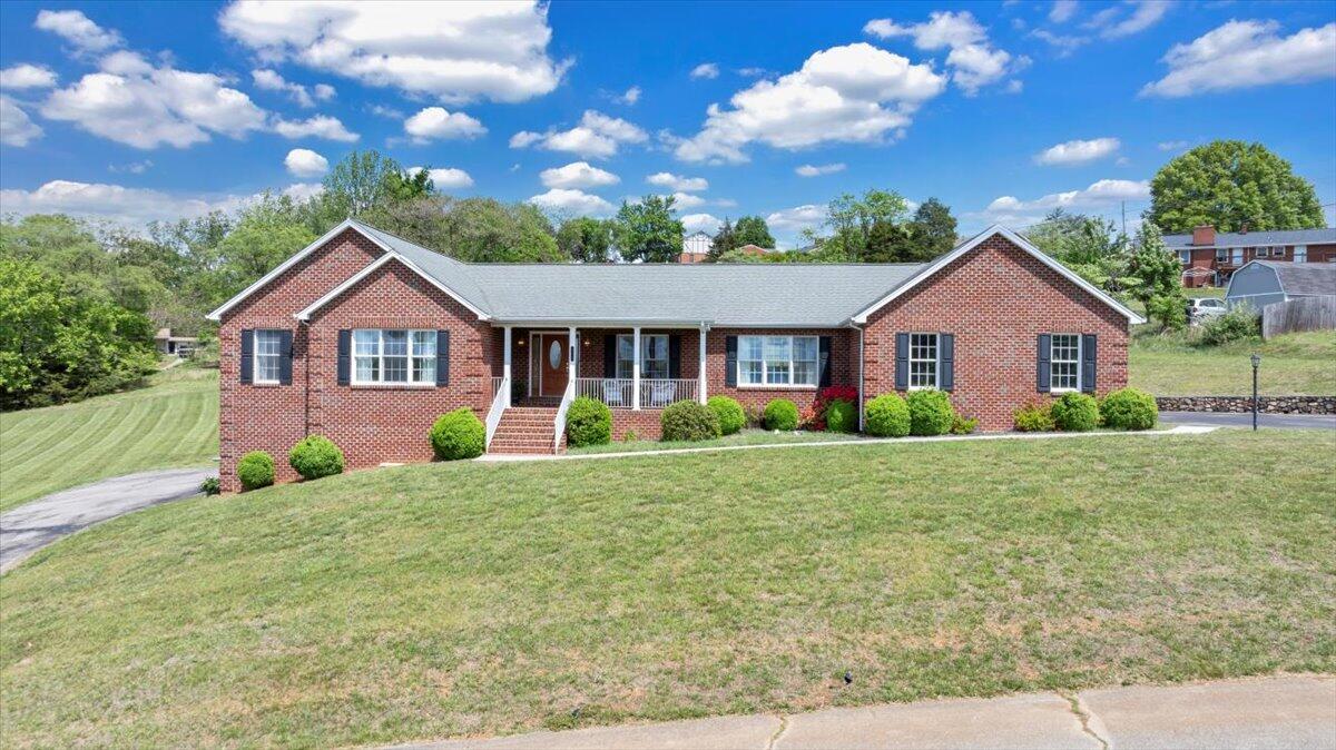 802 Gates Ln, Roanoke, Virginia image 1