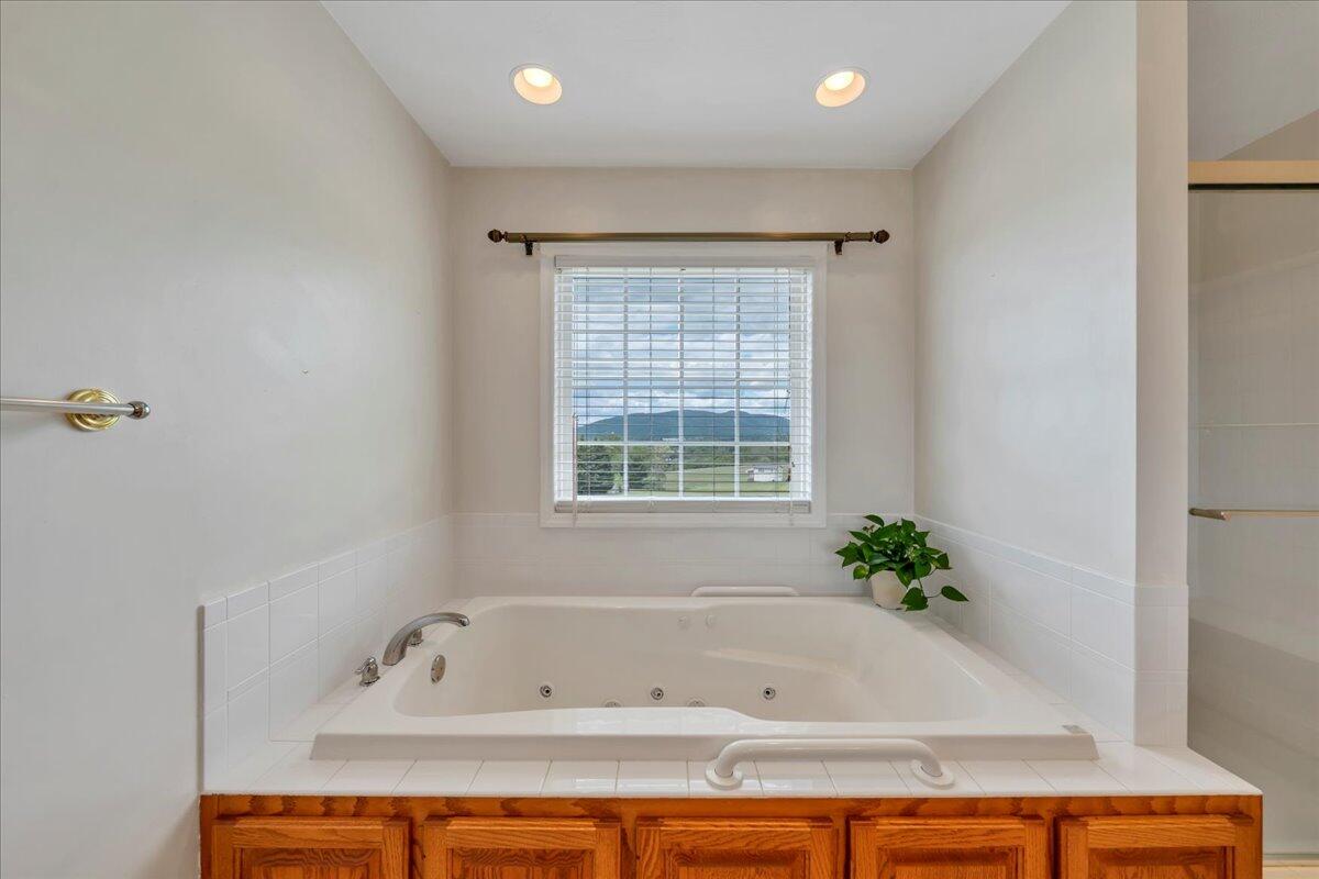 802 Gates Ln, Roanoke, Virginia image 28