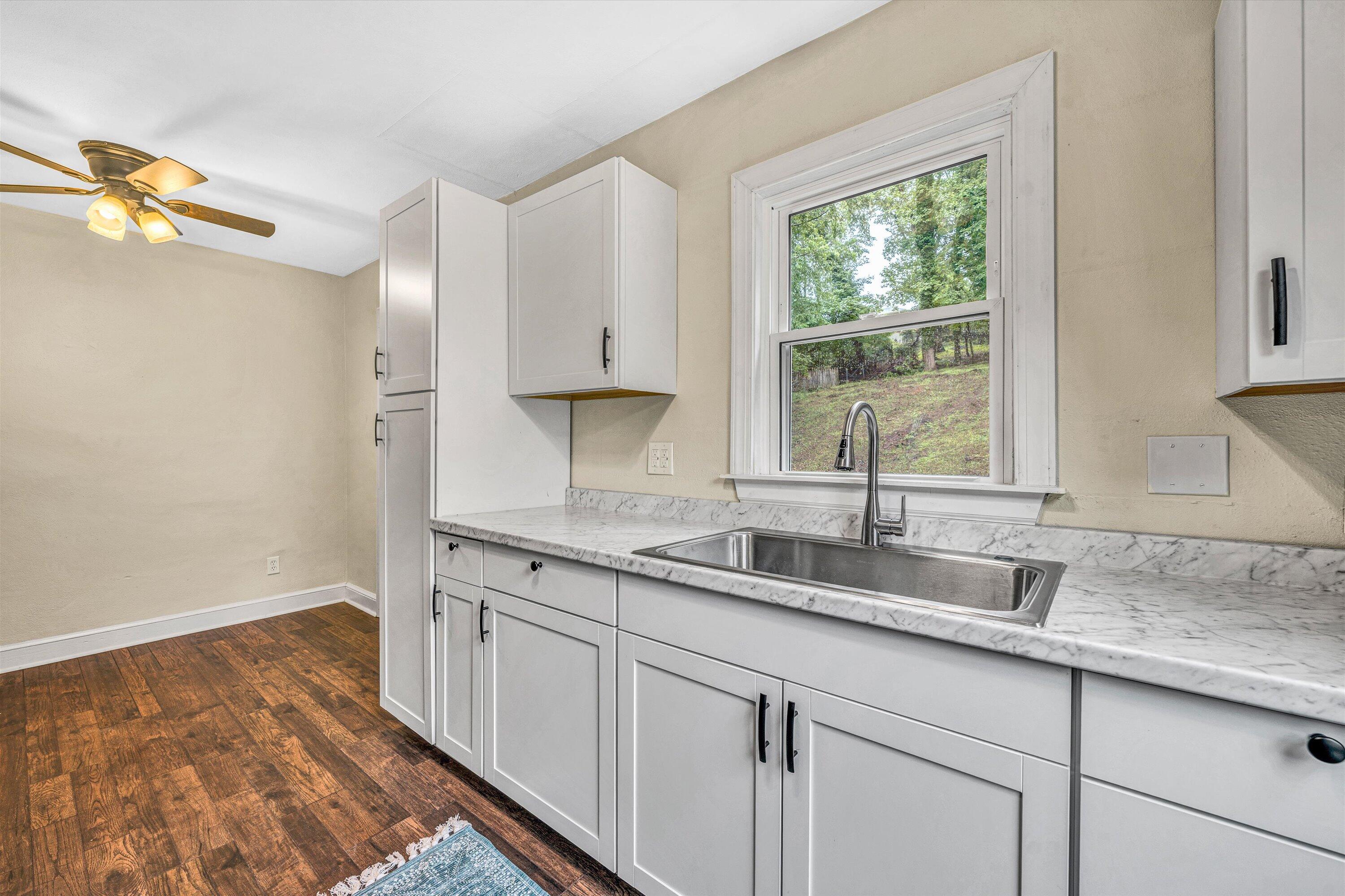 2752 Lansing Dr, Roanoke, Virginia image 8