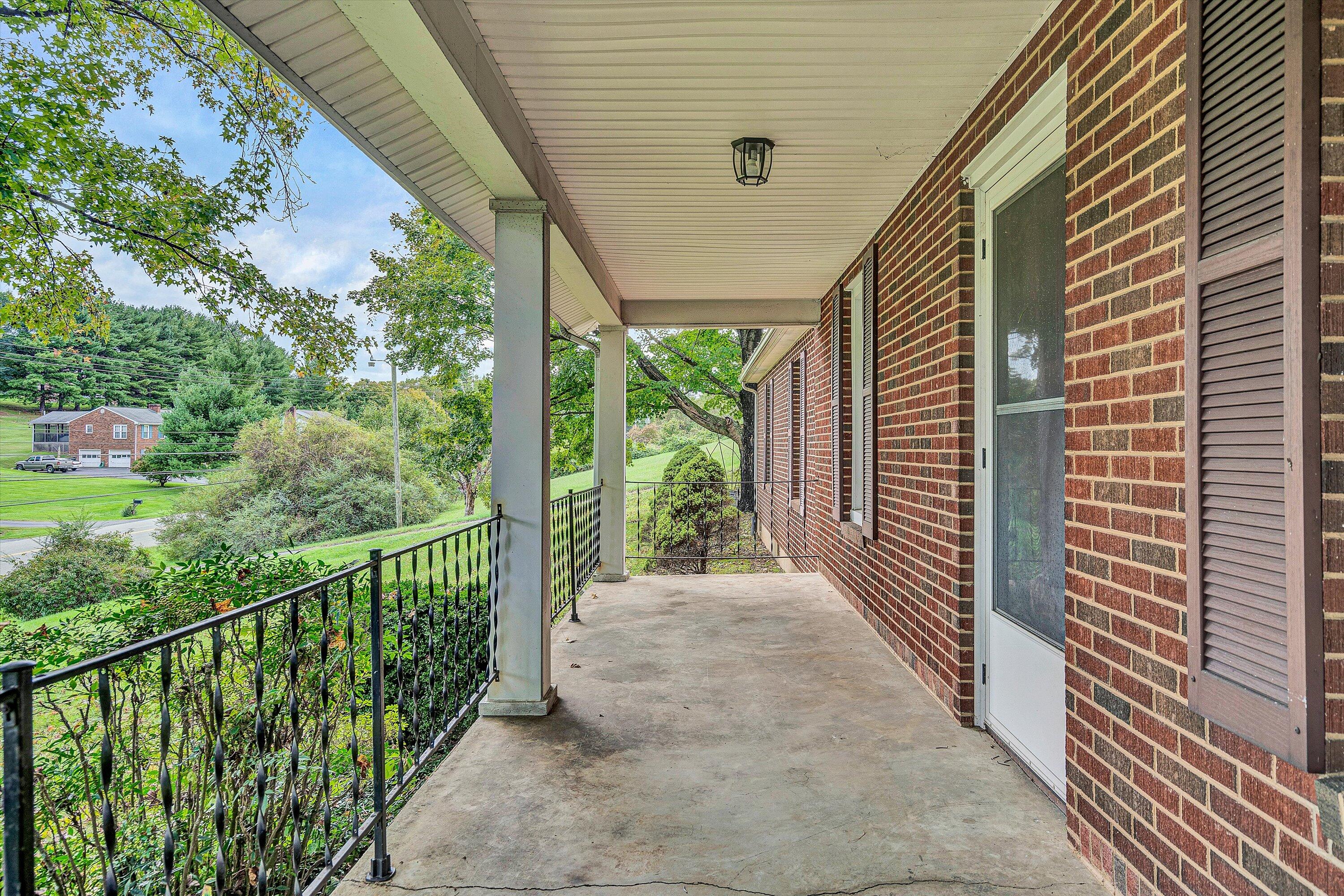 4452 Bonsack Rd, Roanoke, Virginia image 4