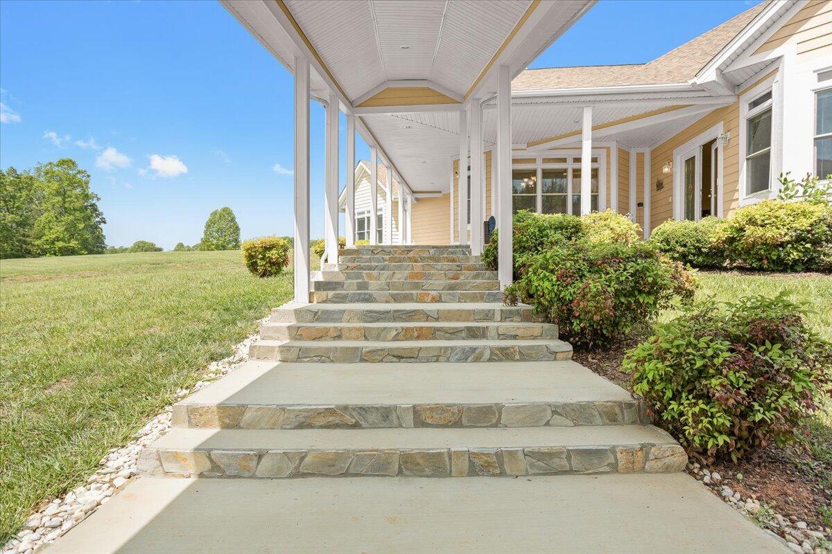 537 Calypso Rd, Moneta, Virginia image 5