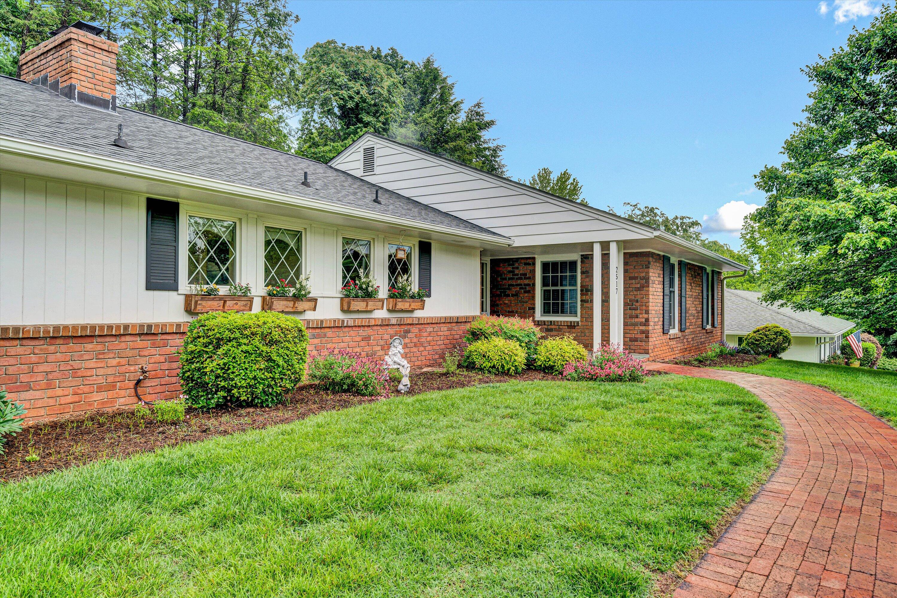 2517 Sprucewood Rd, Roanoke, Virginia image 3