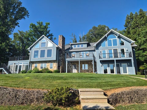 Homes For Sale - 189 Hardy Ct<br/> Penhook, VA 24137