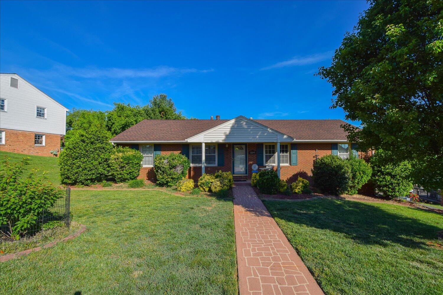 2245 Karen Dr, Salem, Virginia image 1