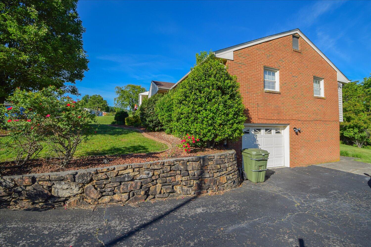 2245 Karen Dr, Salem, Virginia image 25