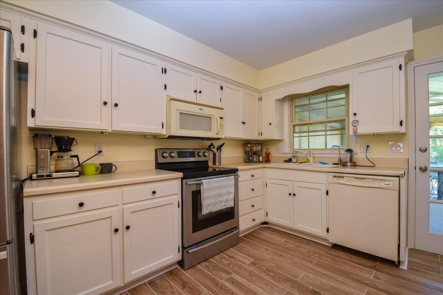 2245 Karen Dr, Salem, Virginia image 10