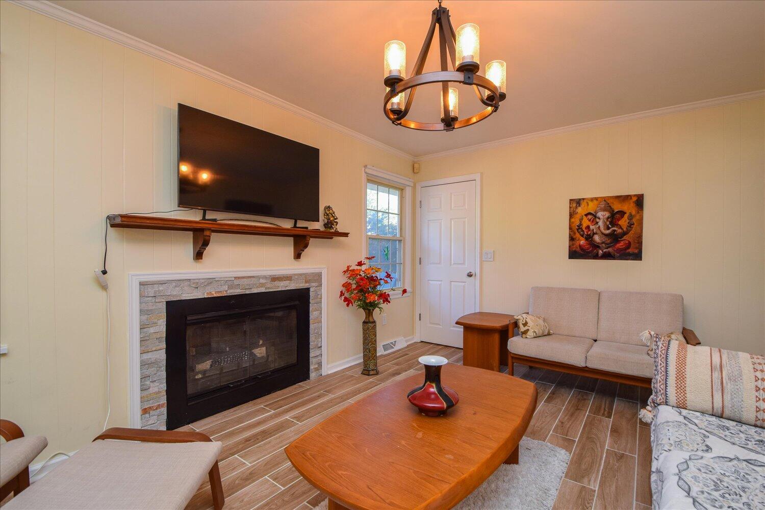 2245 Karen Dr, Salem, Virginia image 8