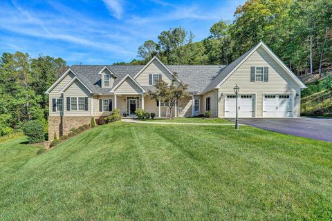Photo of 6540 Hidden Falls DR, Salem, VA 24153 (MLS # 921607)