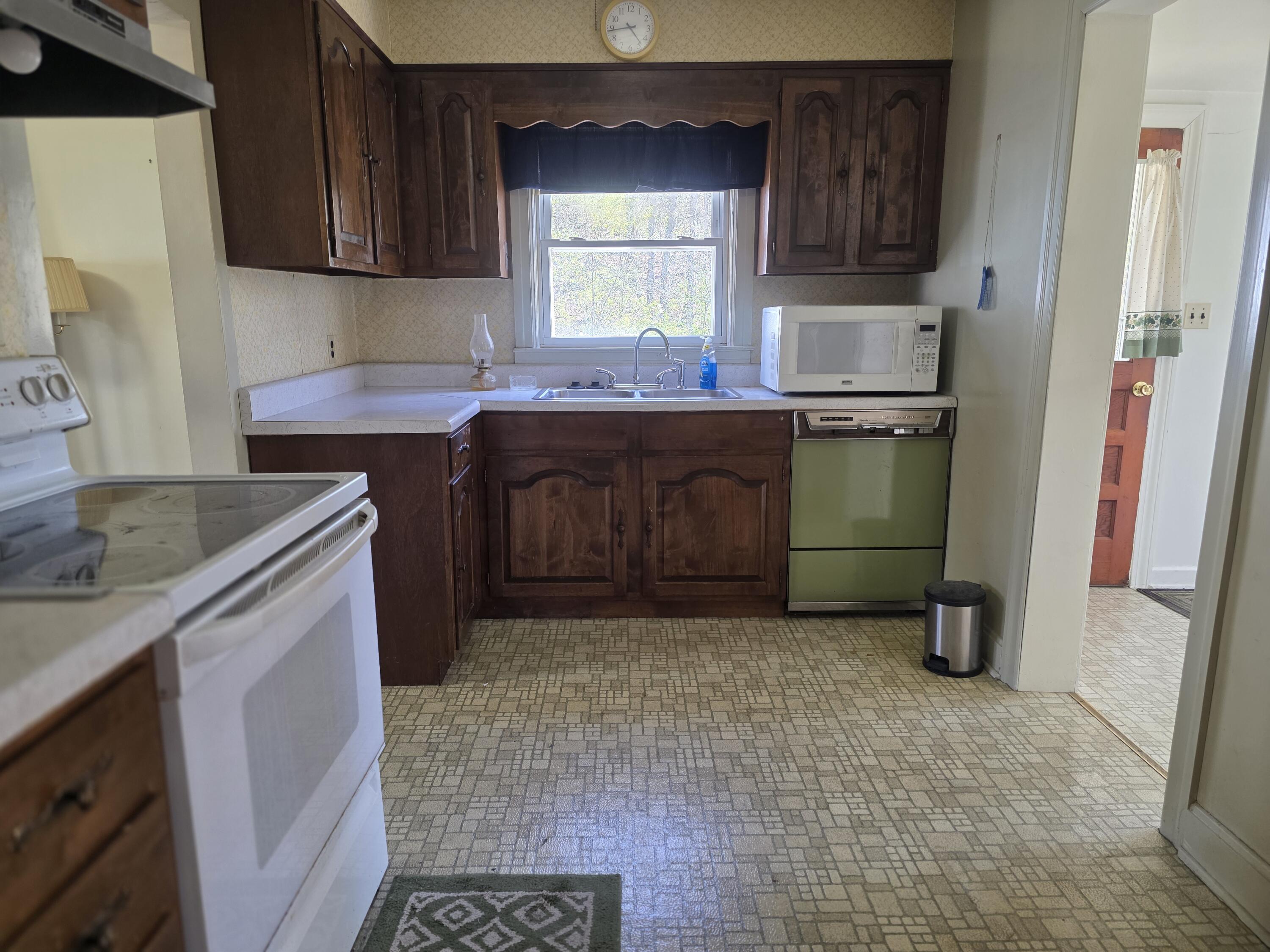 631 E Kline St, Covington, Virginia image 8