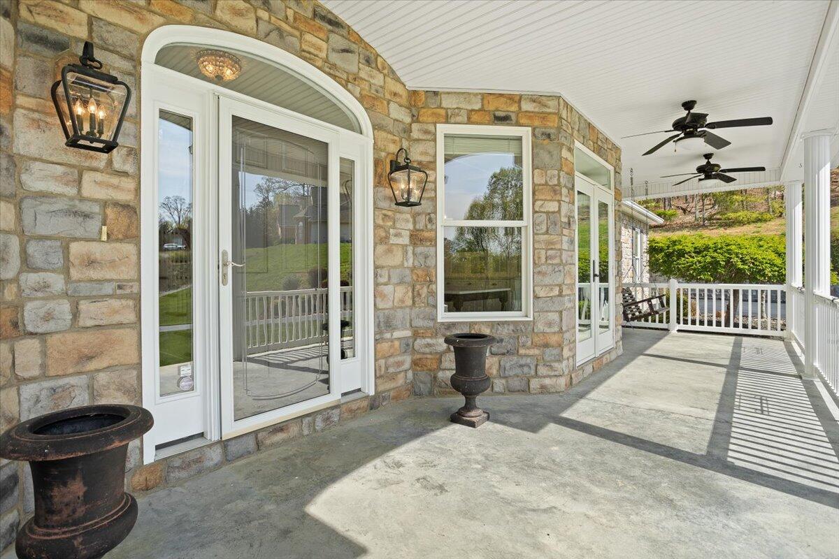 143 Gillie Ln, Blue Ridge, Virginia image 10