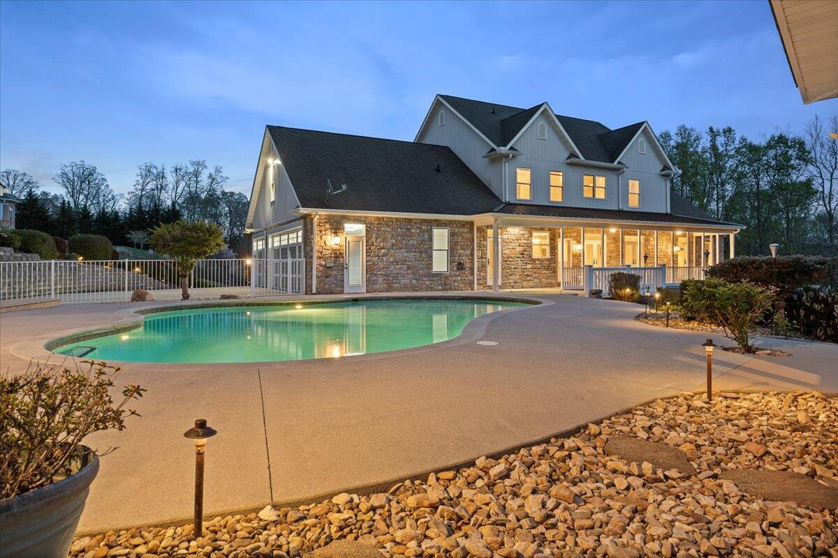 143 Gillie Ln, Blue Ridge, Virginia image 6
