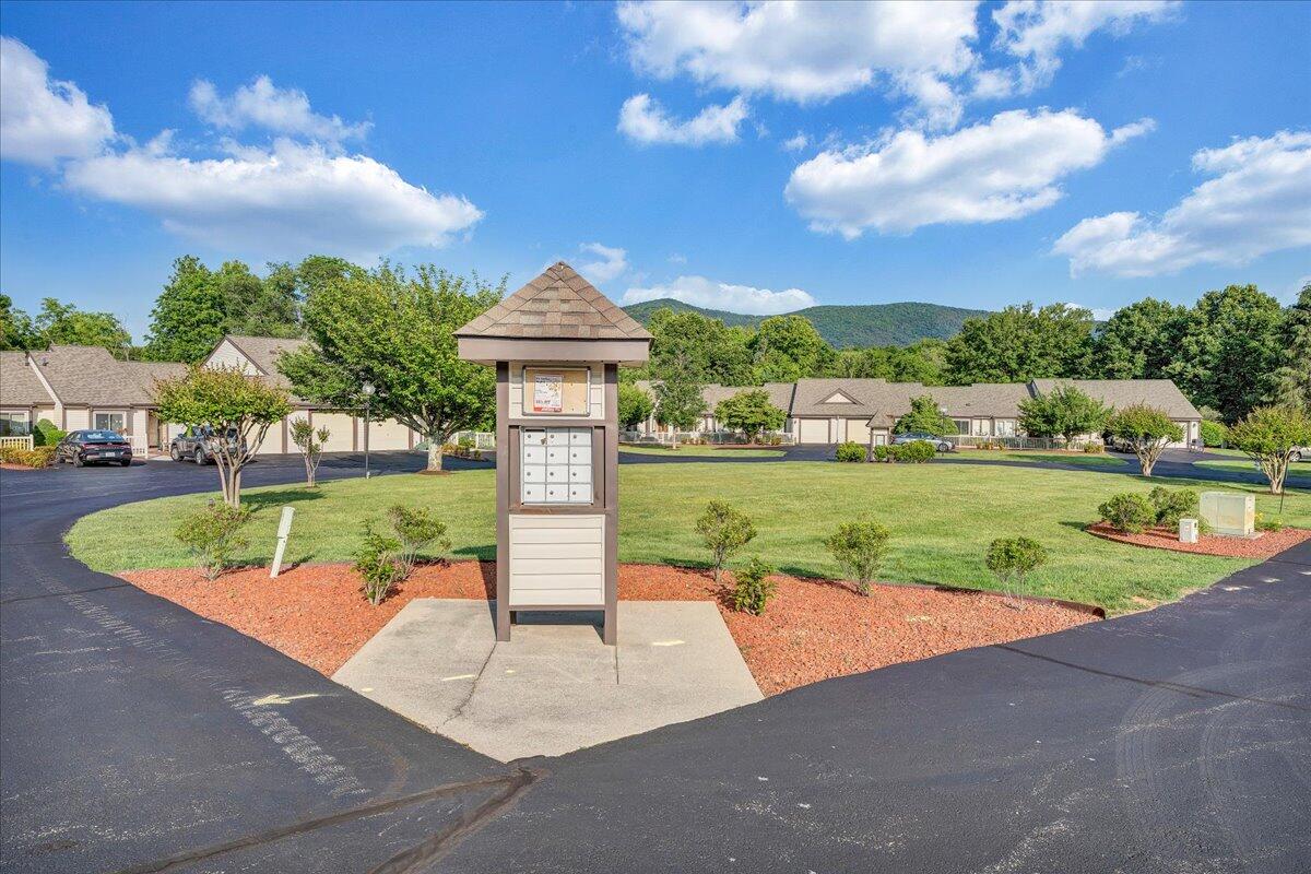 8506 Pine Hurst Cir, Roanoke, Ohio image 32