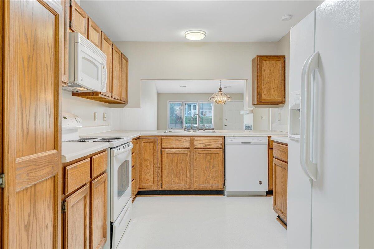 8506 Pine Hurst Cir, Roanoke, Ohio image 13