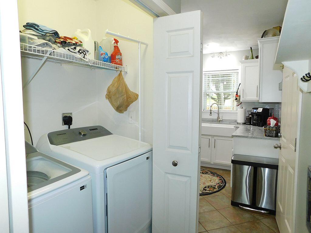 Roanoke, Virginia 24012, United States, 4 Bedrooms Bedrooms, ,3 BathroomsBathrooms,Residential,Active,220374