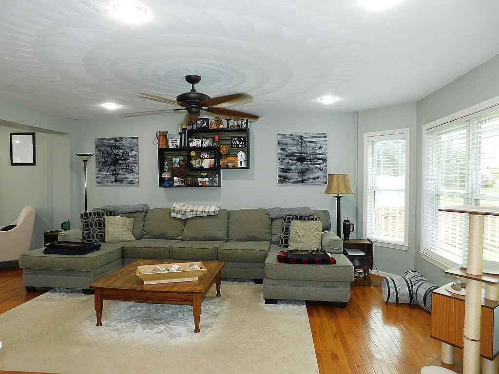 Roanoke, Virginia 24012, United States, 4 Bedrooms Bedrooms, ,3 BathroomsBathrooms,Residential,Active,220374