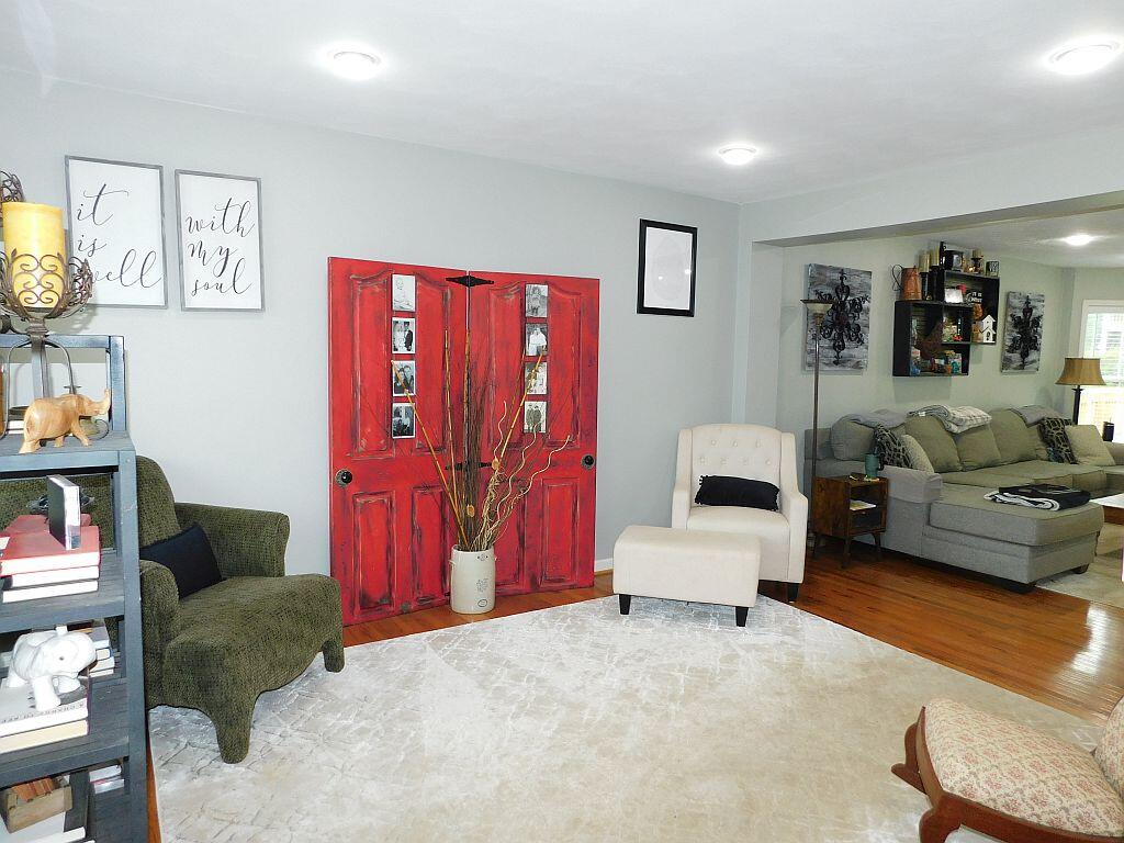 Roanoke, Virginia 24012, United States, 4 Bedrooms Bedrooms, ,3 BathroomsBathrooms,Residential,Active,220374