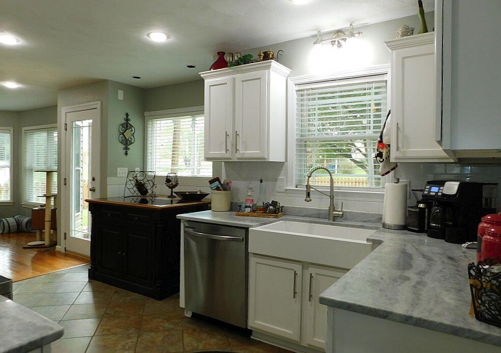 Roanoke, Virginia 24012, United States, 4 Bedrooms Bedrooms, ,3 BathroomsBathrooms,Residential,Active,220374