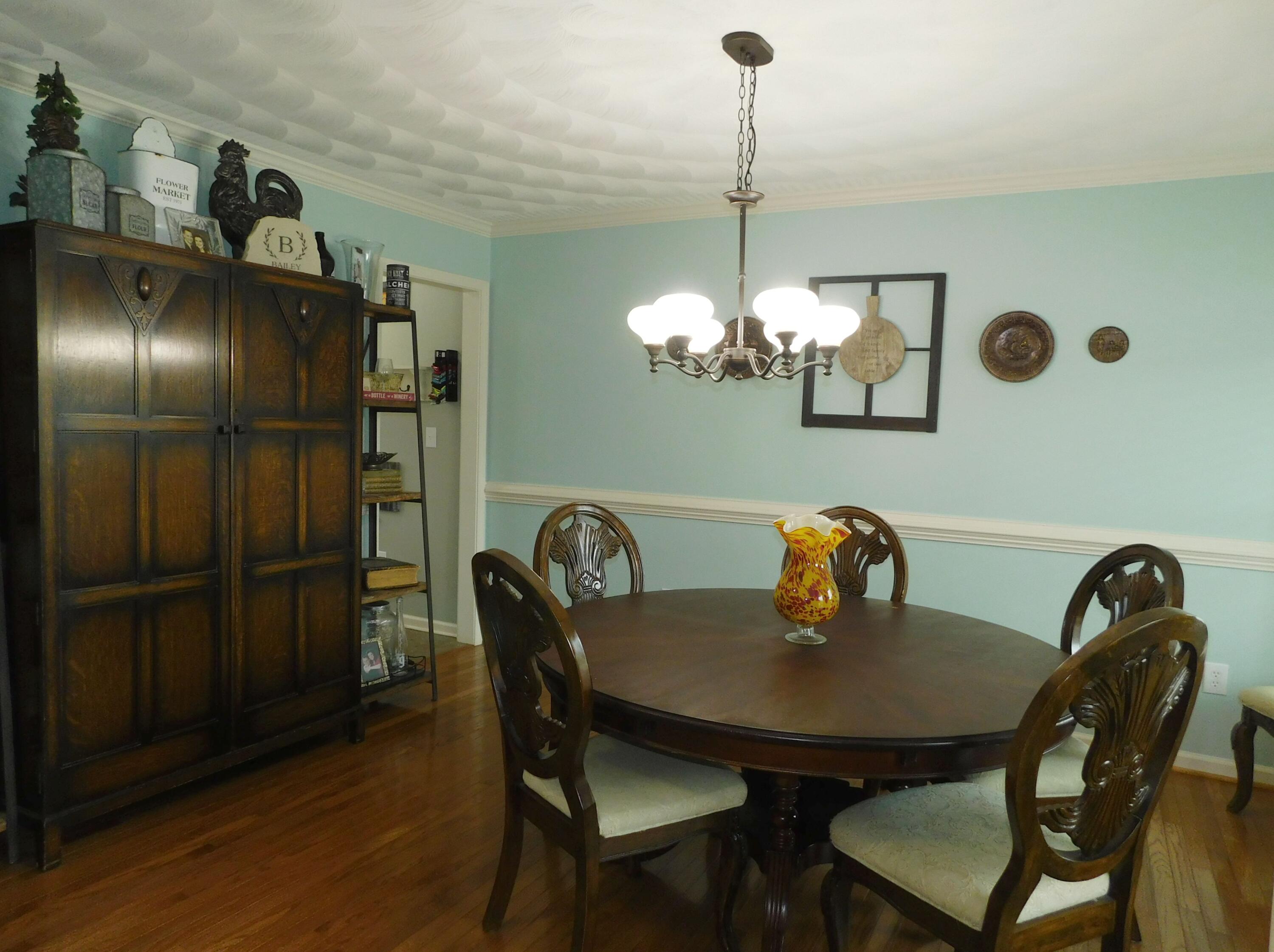 Roanoke, Virginia 24012, United States, 4 Bedrooms Bedrooms, ,3 BathroomsBathrooms,Residential,Active,220374