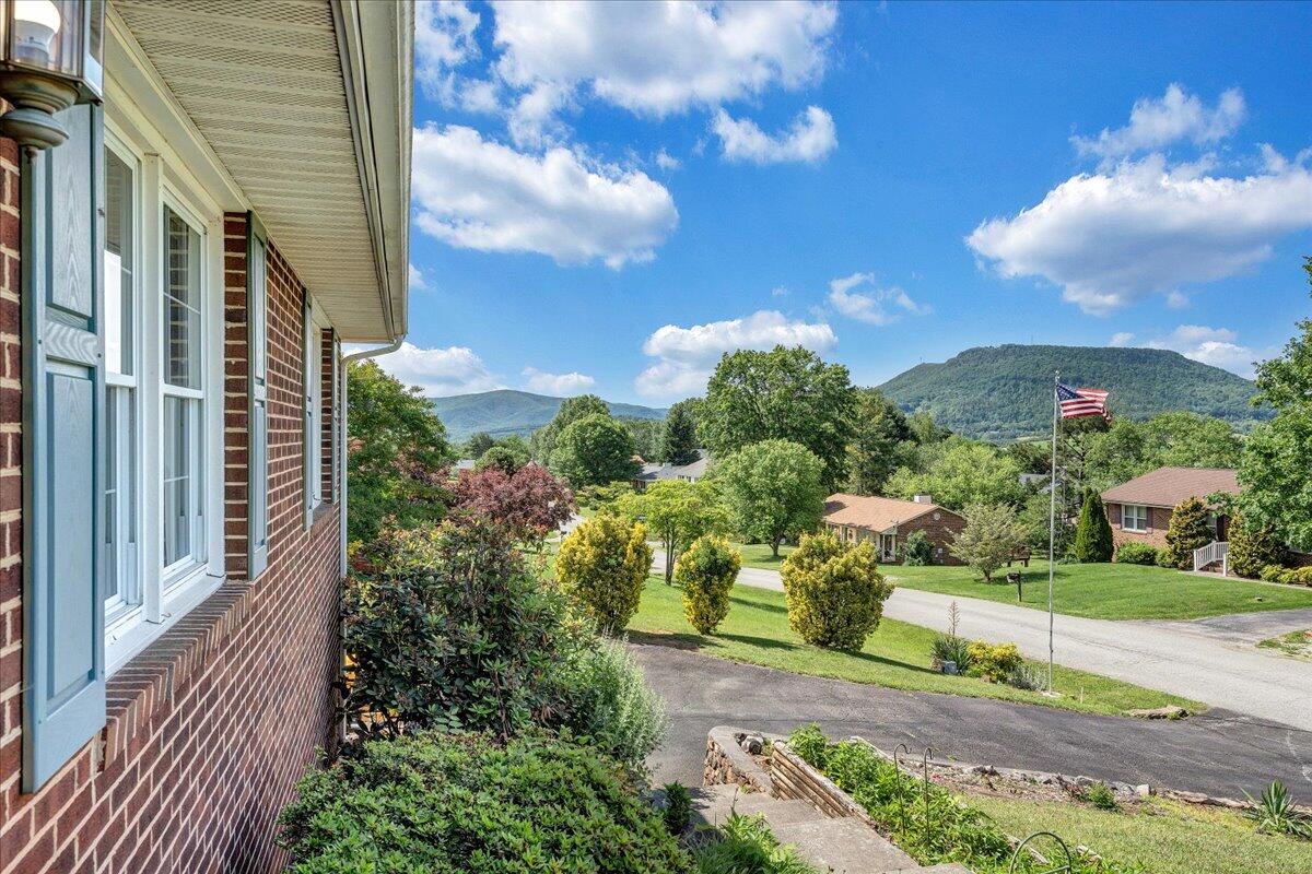 8137 Hunters Trl, Roanoke, Virginia image 9