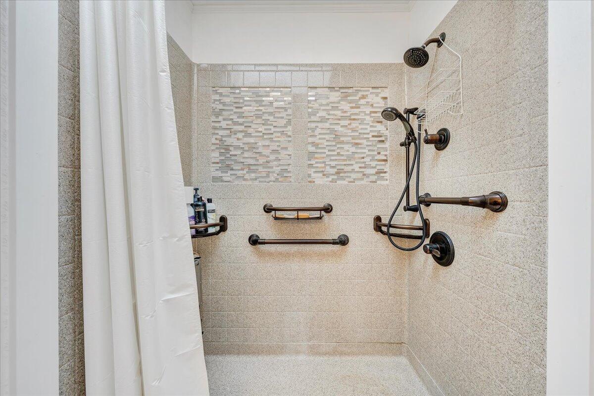 8137 Hunters Trl, Roanoke, Virginia image 29