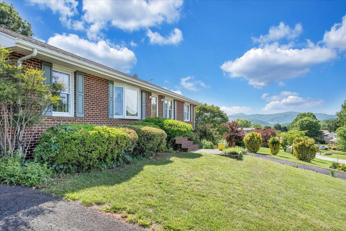 8137 Hunters Trl, Roanoke, Virginia image 14