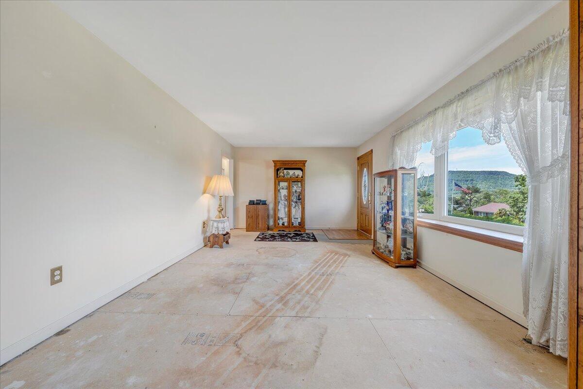 8137 Hunters Trl, Roanoke, Virginia image 17