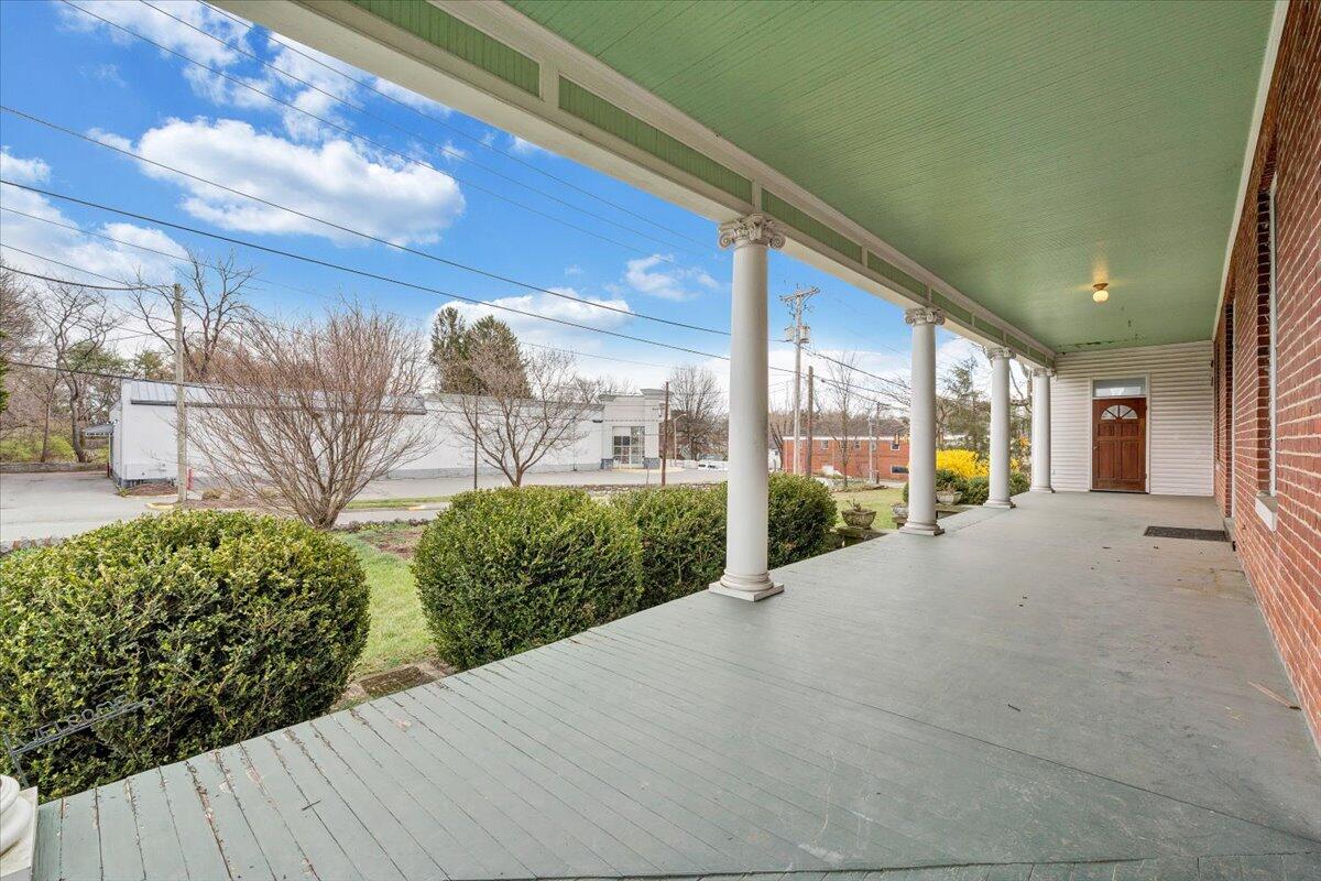 13 Giles Ave, Dublin, Virginia image 3