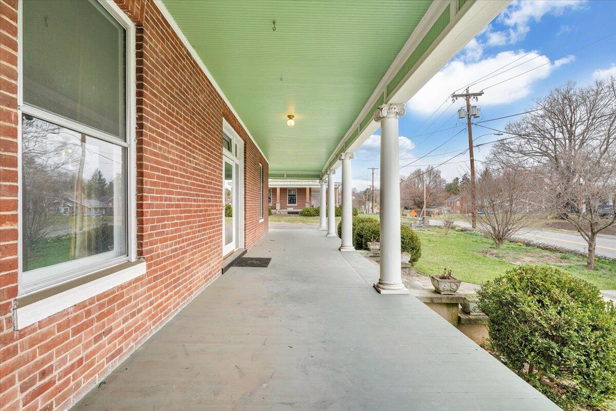 13 Giles Ave, Dublin, Virginia image 6