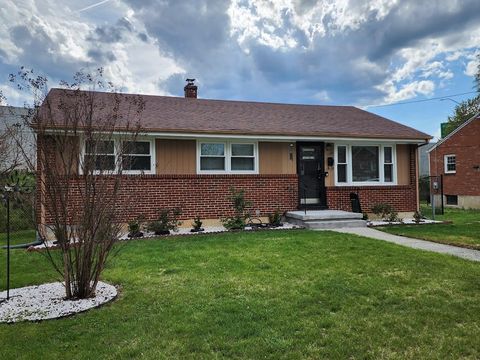 Homes For Sale - 1108 Pleasant View Ave<br/> Roanoke City County, Roanoke, VA 24012