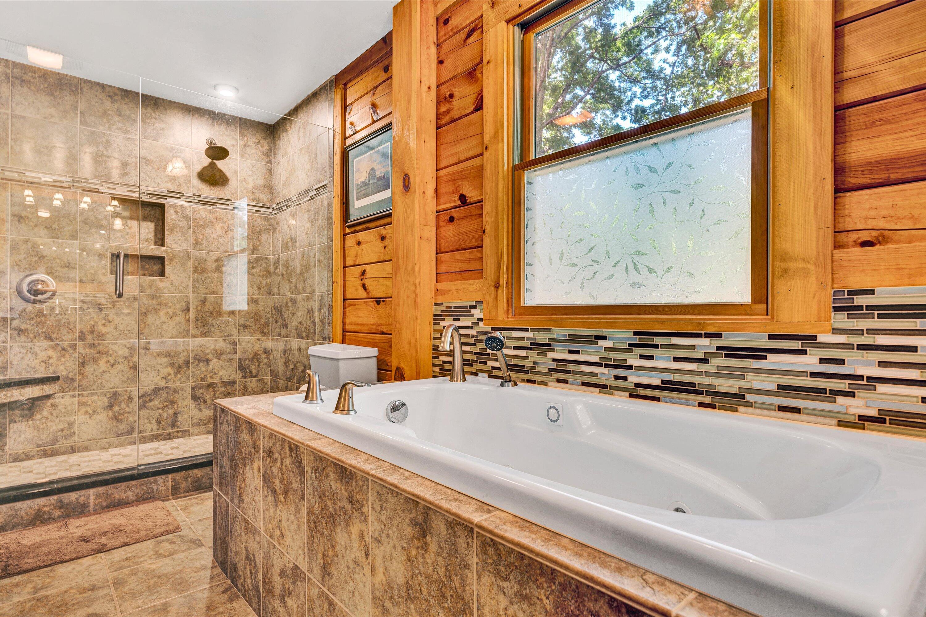 Moneta, Virginia 24121, United States, 4 Bedrooms Bedrooms, ,4 BathroomsBathrooms,Residential,Pending,143572