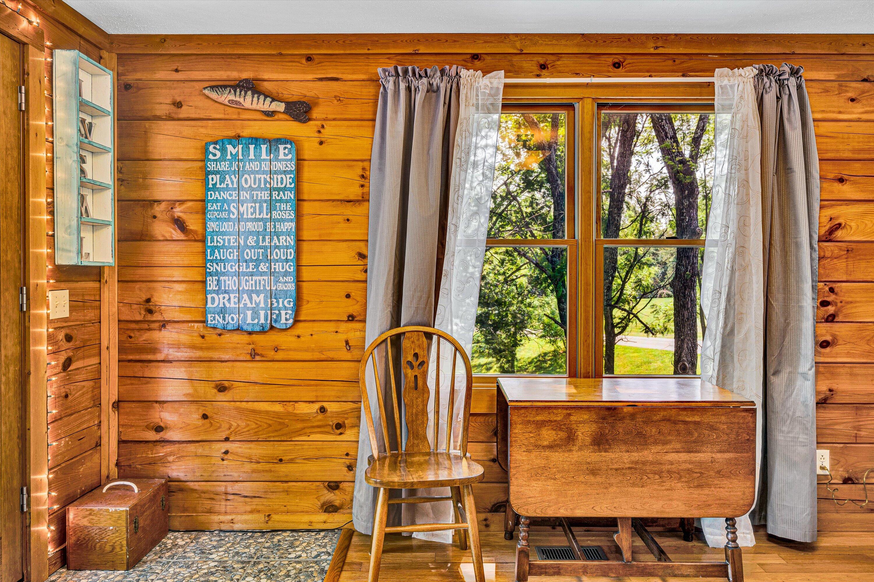 Moneta, Virginia 24121, United States, 4 Bedrooms Bedrooms, ,4 BathroomsBathrooms,Residential,Pending,143572