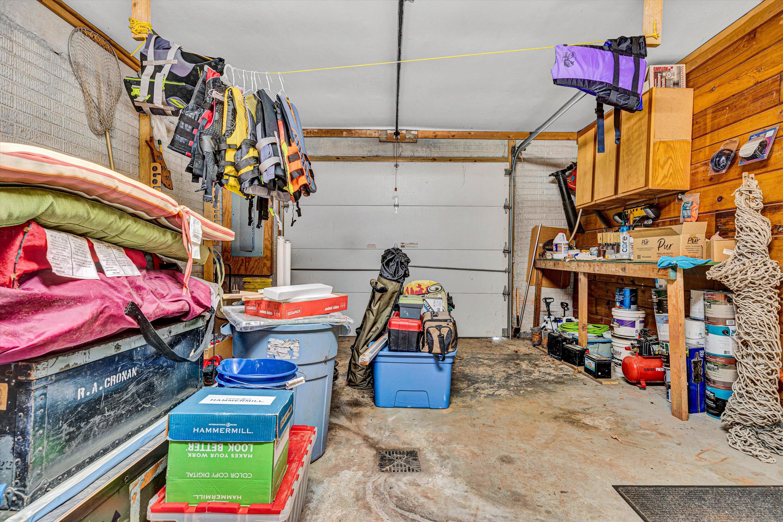 Moneta, Virginia 24121, United States, 4 Bedrooms Bedrooms, ,4 BathroomsBathrooms,Residential,Pending,143572