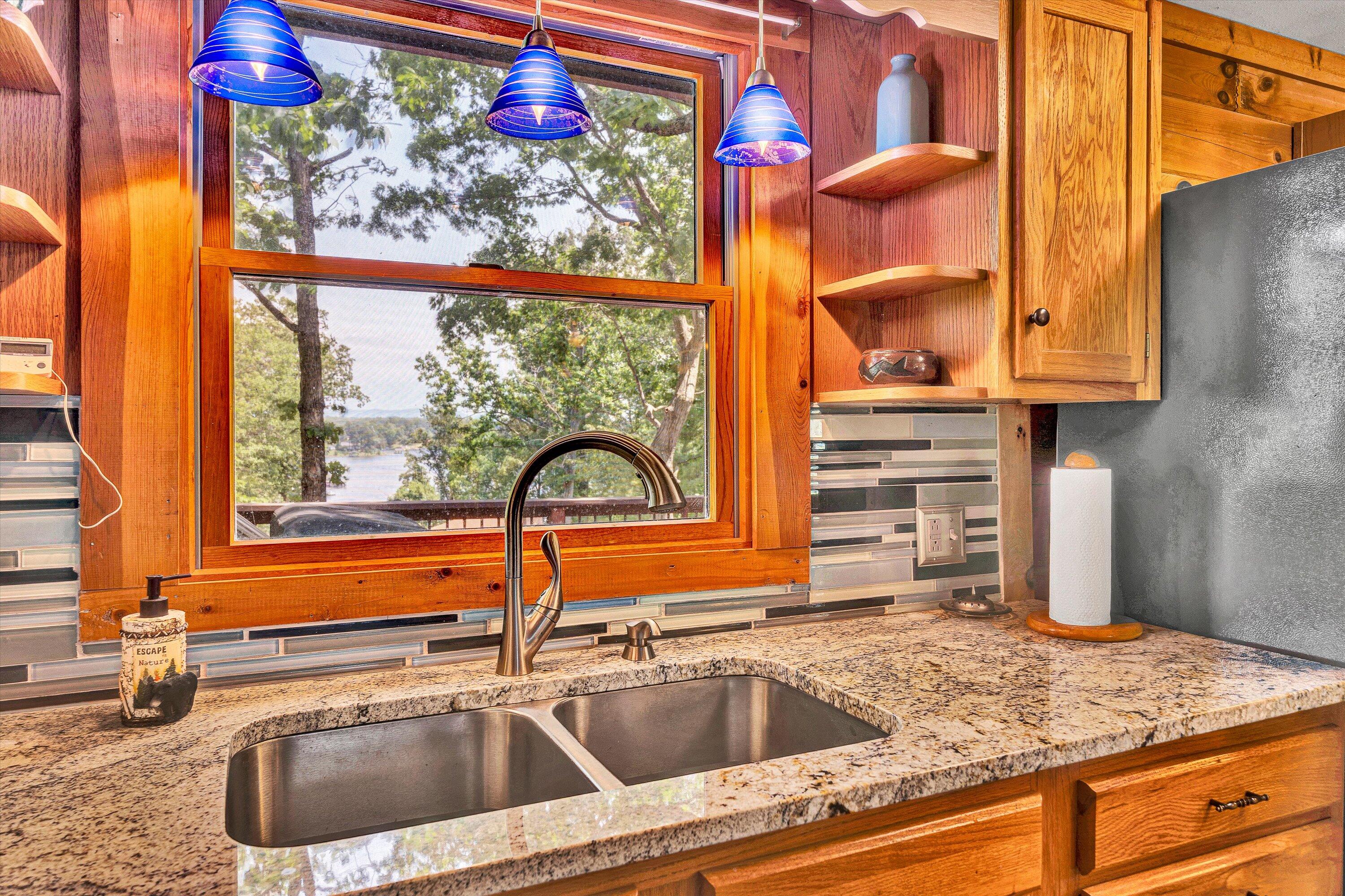 Moneta, Virginia 24121, United States, 4 Bedrooms Bedrooms, ,4 BathroomsBathrooms,Residential,Pending,143572