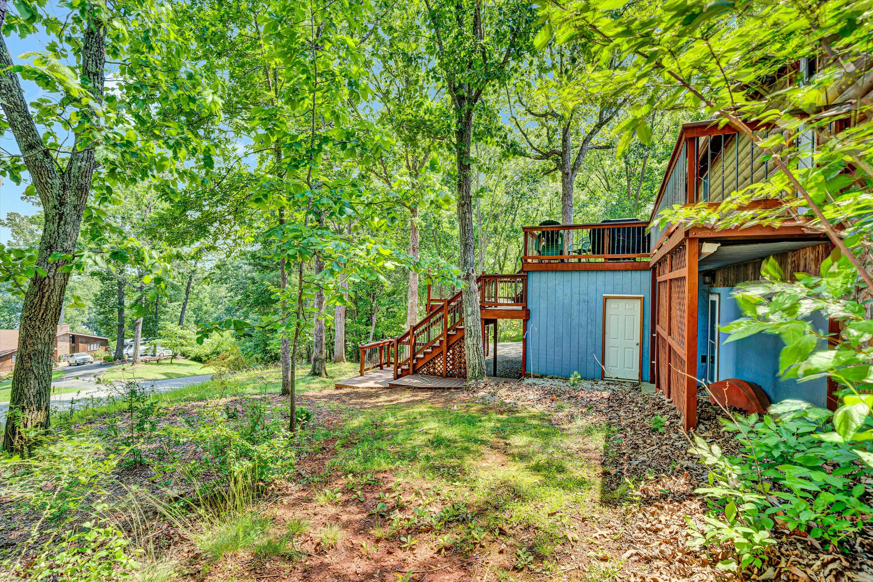 Moneta, Virginia 24121, United States, 4 Bedrooms Bedrooms, ,4 BathroomsBathrooms,Residential,Pending,143572