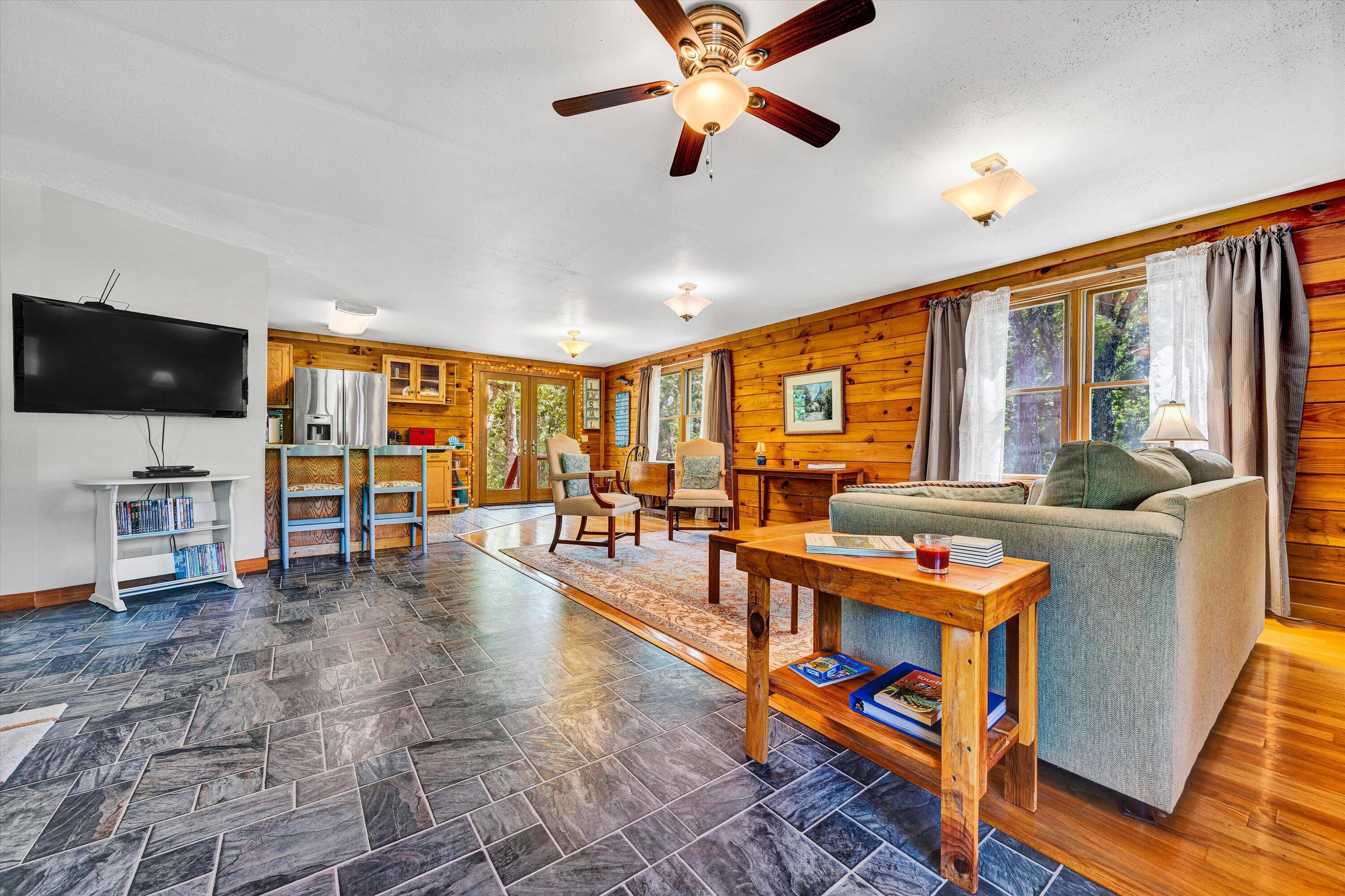 Moneta, Virginia 24121, United States, 4 Bedrooms Bedrooms, ,4 BathroomsBathrooms,Residential,Pending,143572