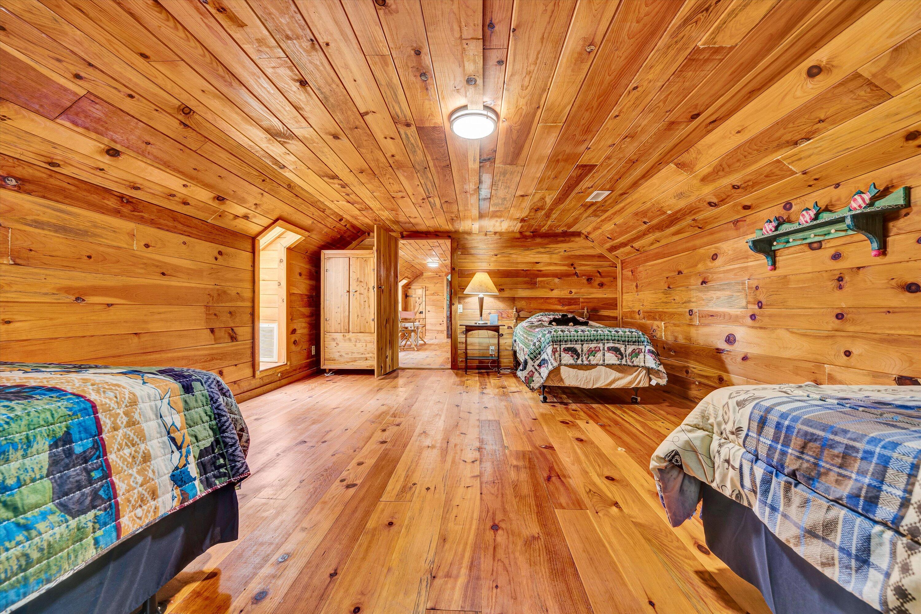 Moneta, Virginia 24121, United States, 4 Bedrooms Bedrooms, ,4 BathroomsBathrooms,Residential,Pending,143572