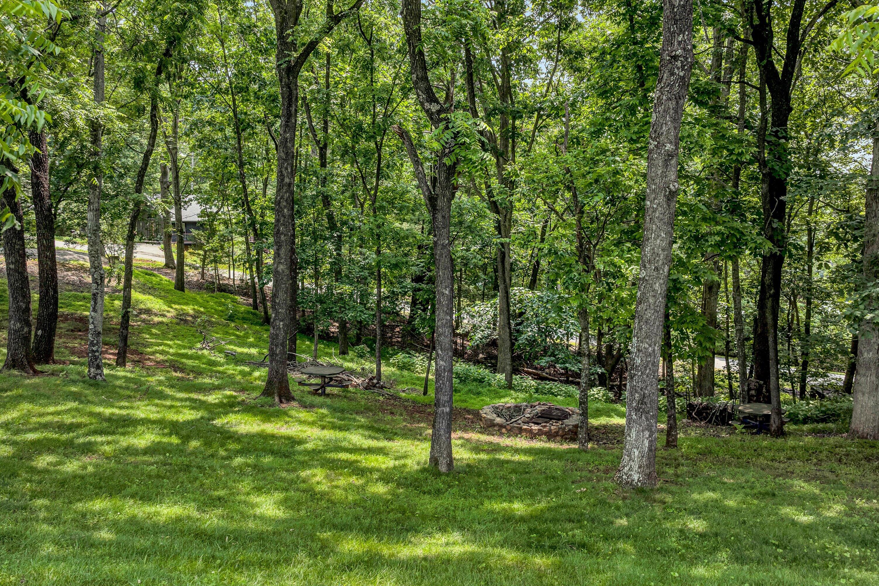 Moneta, Virginia 24121, United States, 4 Bedrooms Bedrooms, ,4 BathroomsBathrooms,Residential,Pending,143572