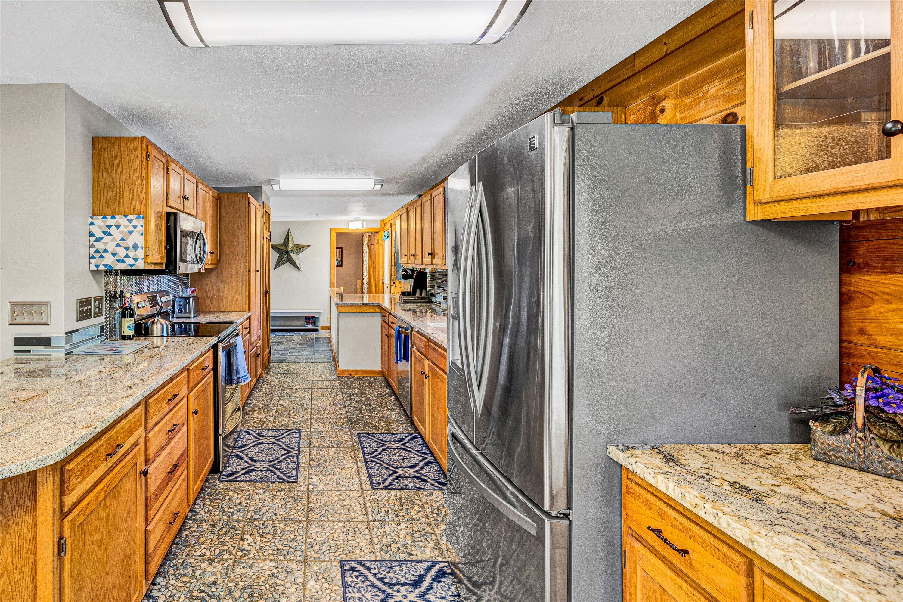 Moneta, Virginia 24121, United States, 4 Bedrooms Bedrooms, ,4 BathroomsBathrooms,Residential,Pending,143572