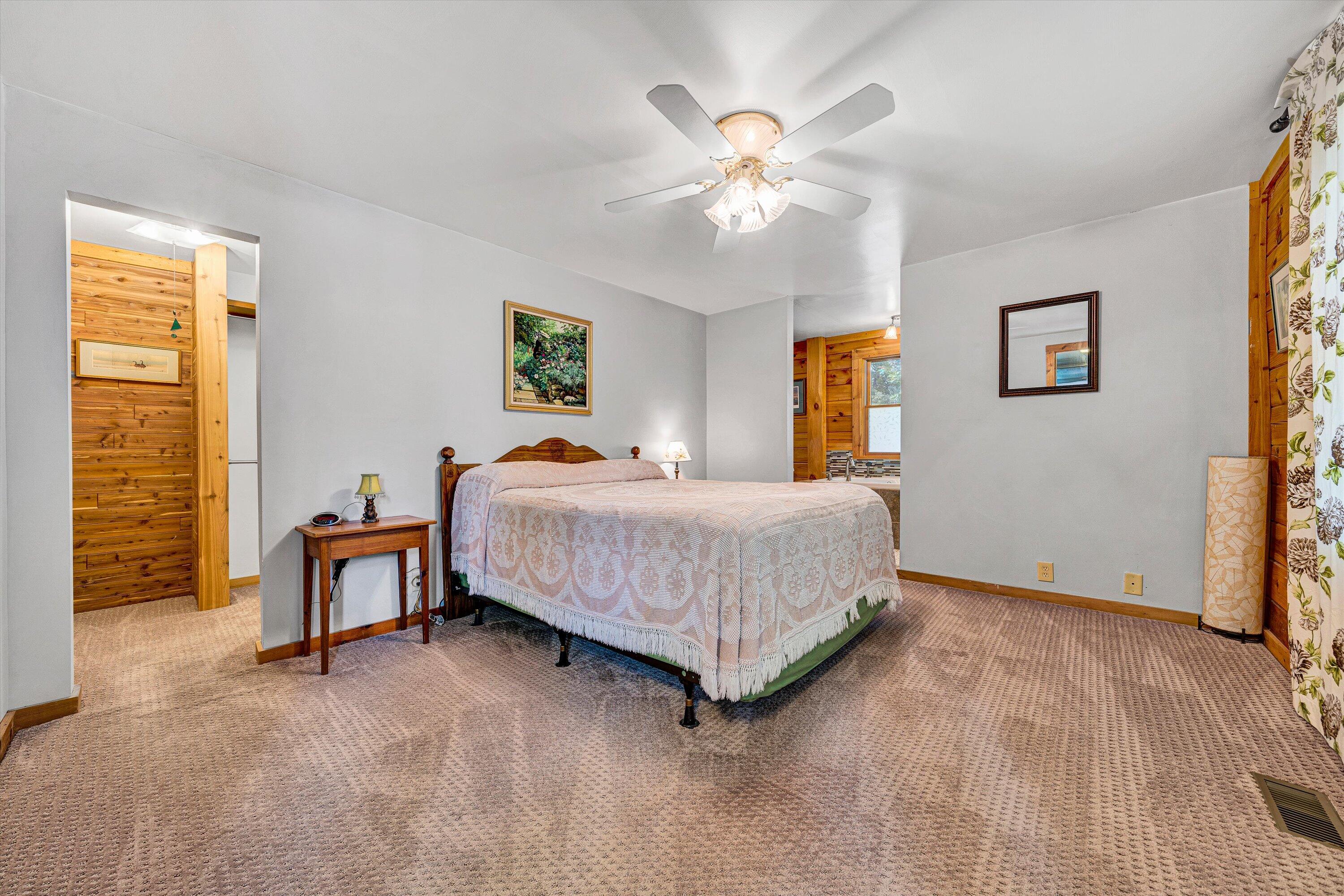 Moneta, Virginia 24121, United States, 4 Bedrooms Bedrooms, ,4 BathroomsBathrooms,Residential,Pending,143572