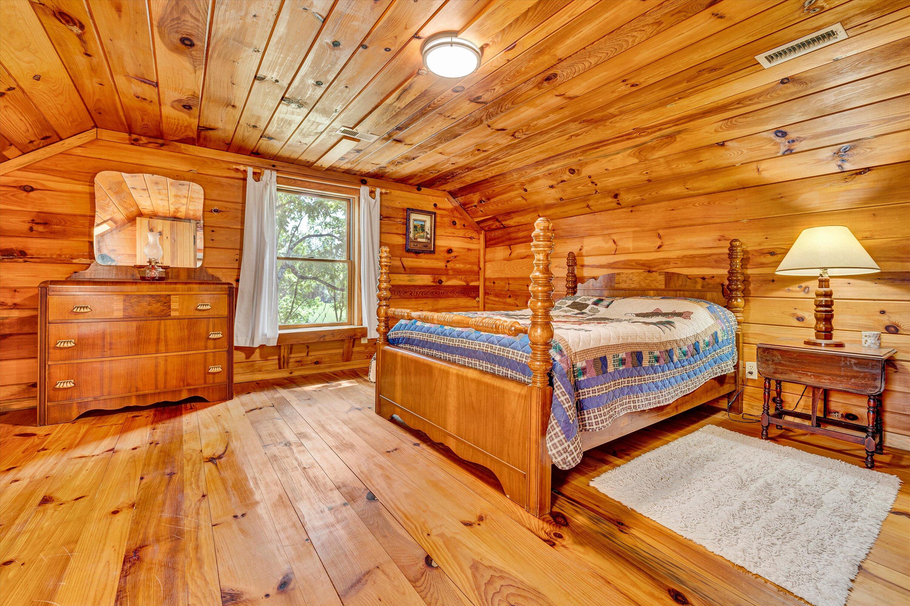 Moneta, Virginia 24121, United States, 4 Bedrooms Bedrooms, ,4 BathroomsBathrooms,Residential,Pending,143572