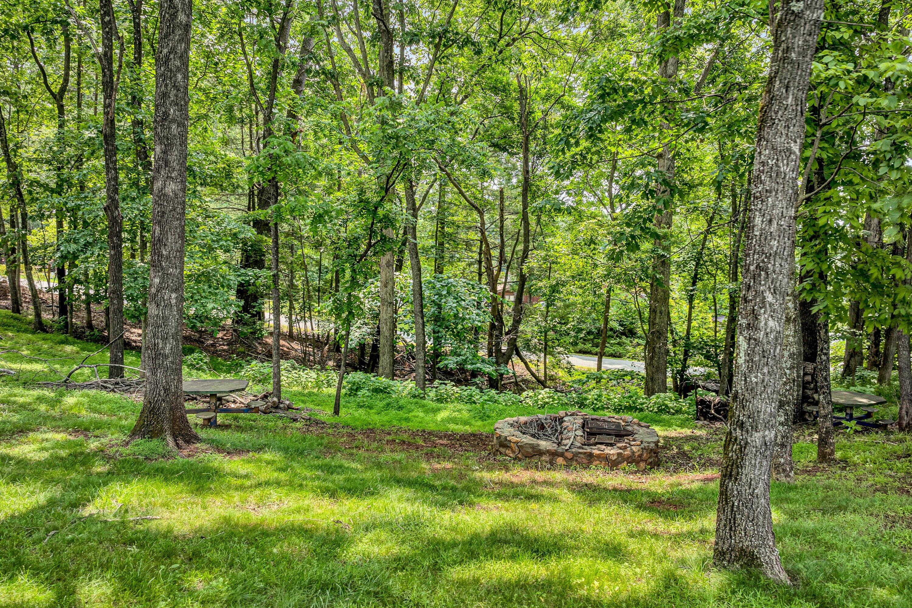 Moneta, Virginia 24121, United States, 4 Bedrooms Bedrooms, ,4 BathroomsBathrooms,Residential,Pending,143572