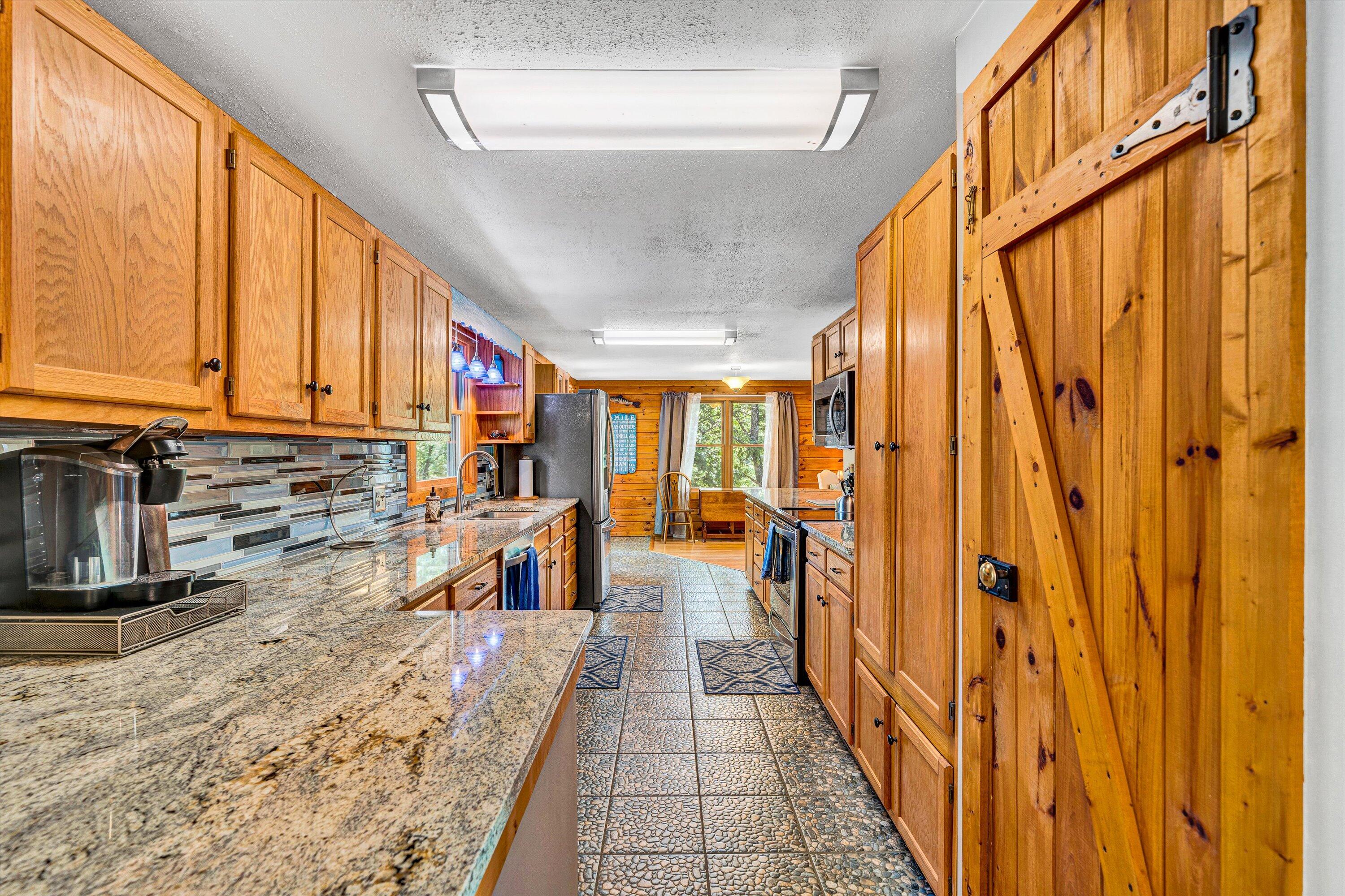 Moneta, Virginia 24121, United States, 4 Bedrooms Bedrooms, ,4 BathroomsBathrooms,Residential,Pending,143572