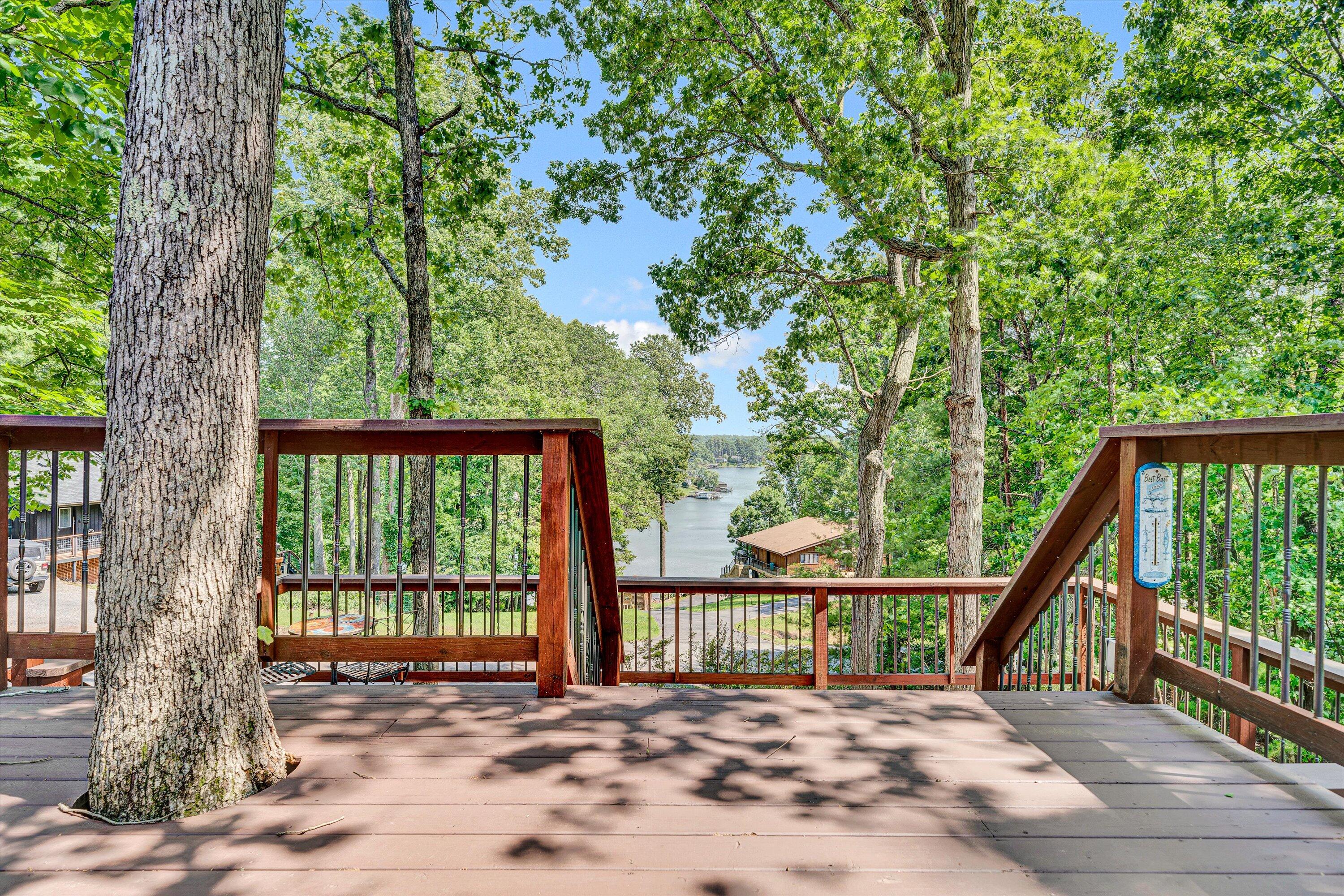 Moneta, Virginia 24121, United States, 4 Bedrooms Bedrooms, ,4 BathroomsBathrooms,Residential,Pending,143572