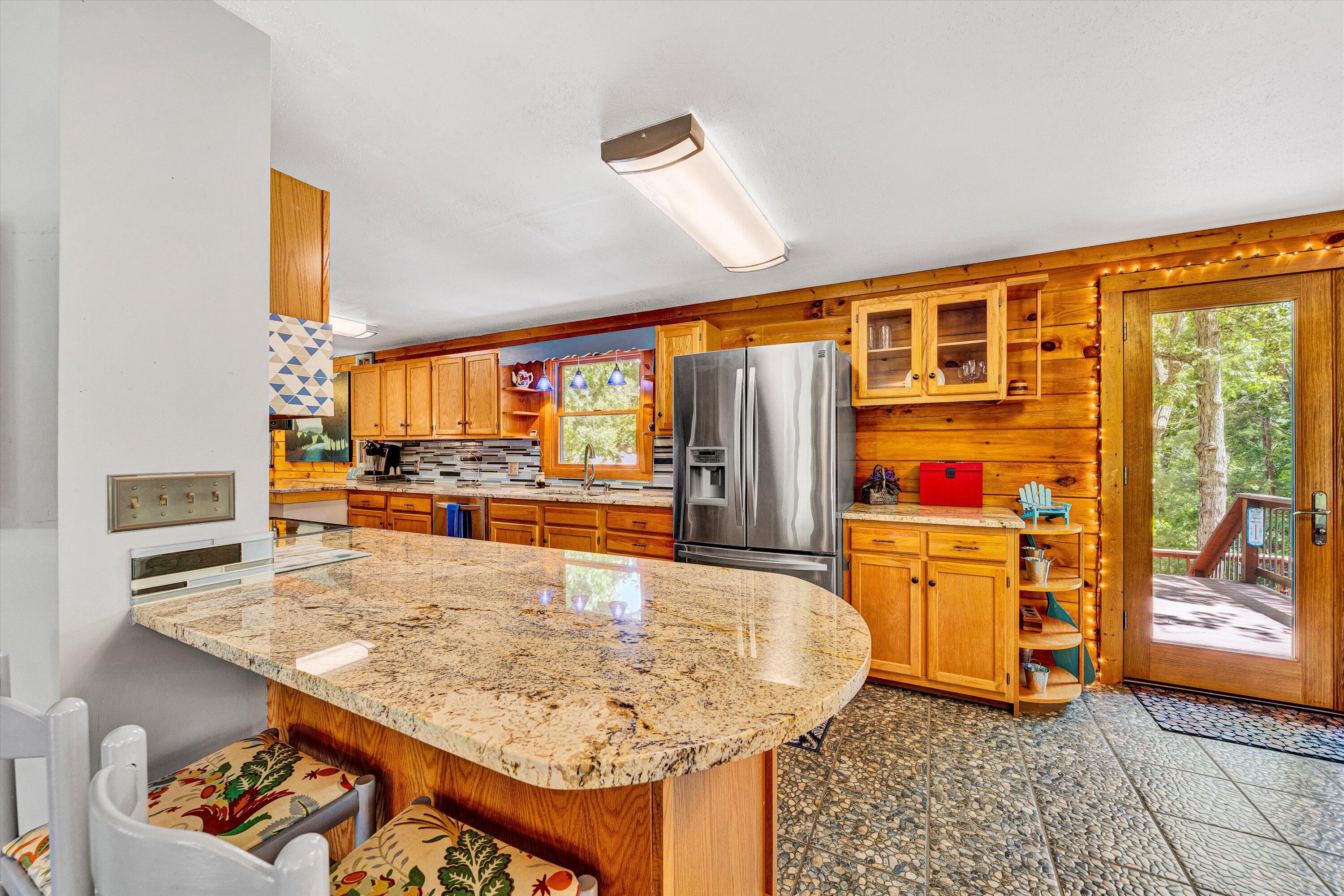 Moneta, Virginia 24121, United States, 4 Bedrooms Bedrooms, ,4 BathroomsBathrooms,Residential,Pending,143572